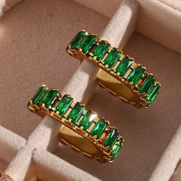 Emerald Green Zircon Baguette PVD 18K Gold Plated J Shape Hoop Earrings - Picture 6 of 7